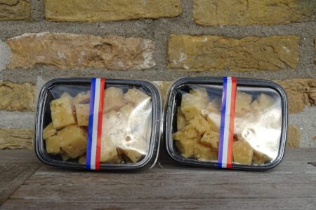 Brokkelblokjes (Overjarige Boerenkaas)